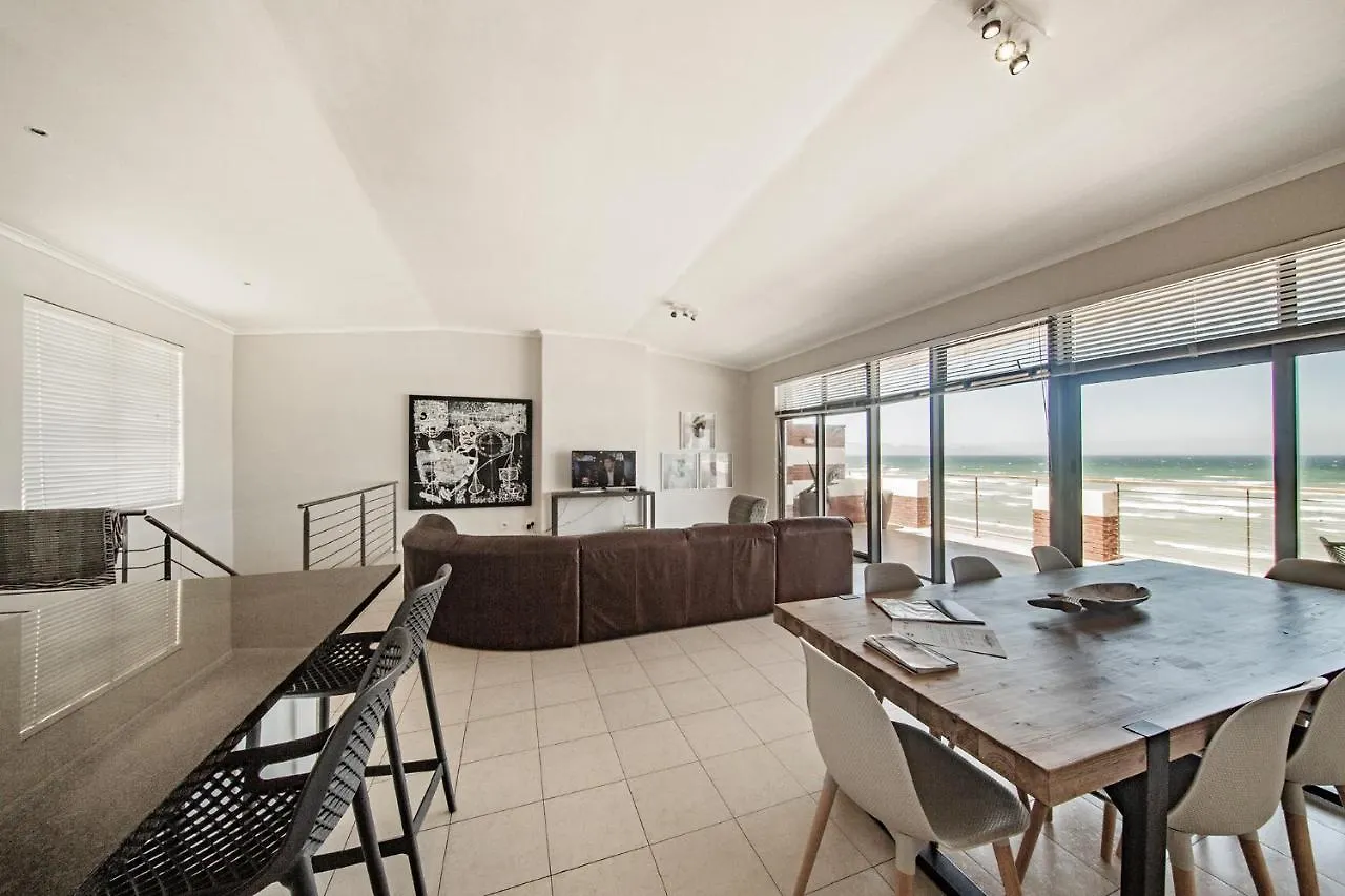 Surferscorner Self Catering Apartments Muizenberg