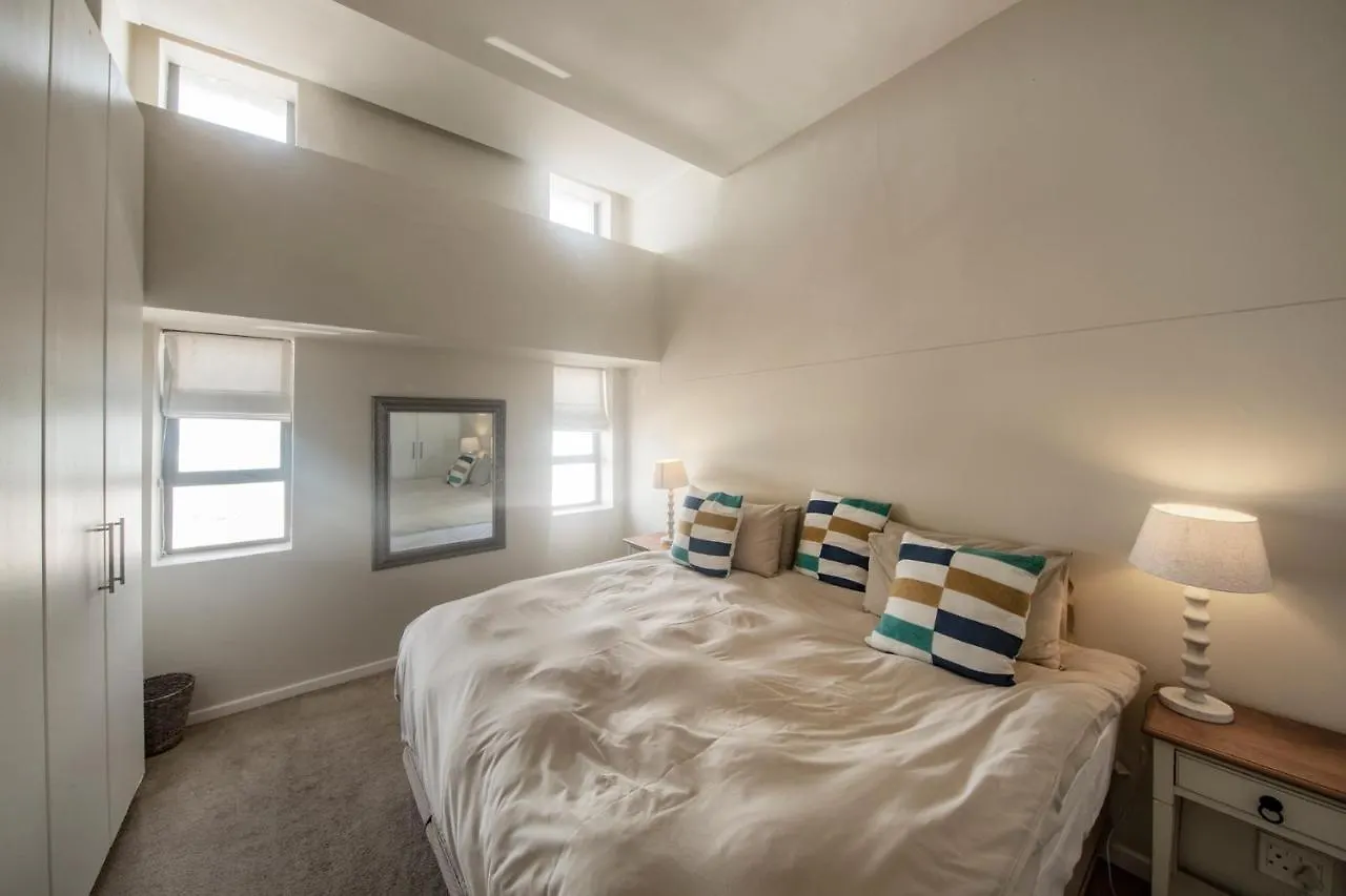Surferscorner Self Catering Apartments Muizenberg