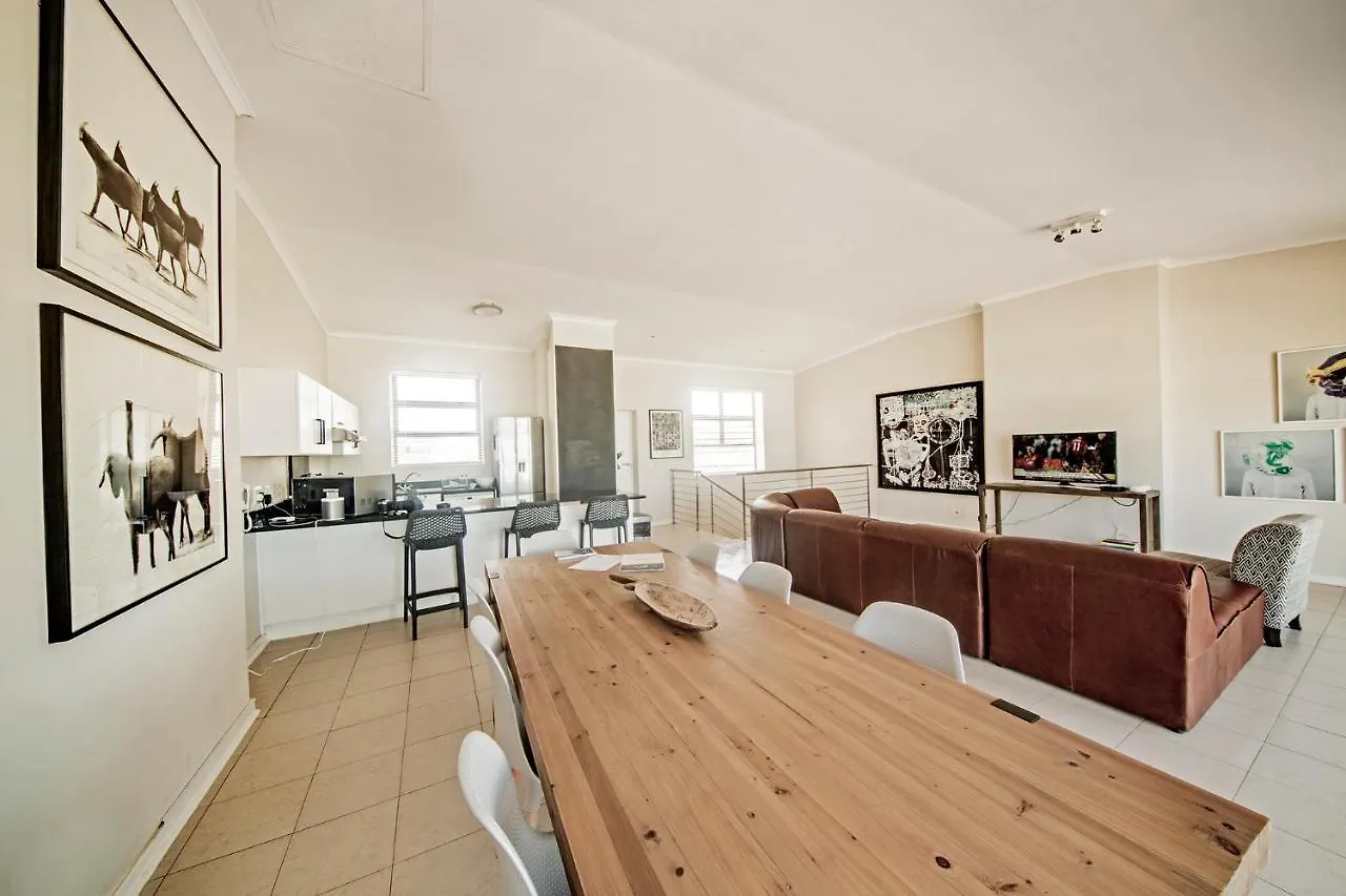 Surferscorner Self Catering Apartments Muizenberg 0*,