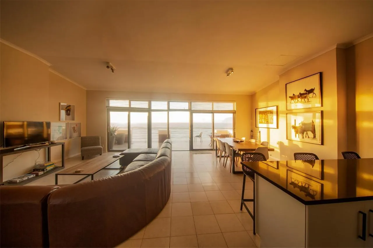 Surferscorner Self Catering Apartments Muizenberg