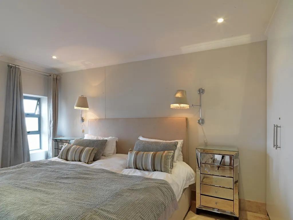 Surferscorner Self Catering Apartments Muizenberg